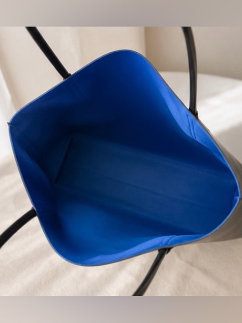 Minimalist Black Leather-Look Tote Bag with Cobalt Blue Interior - Picture 4 of 8